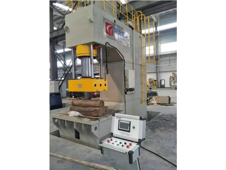 Noise reduction and performance in horizontal hydraulic press